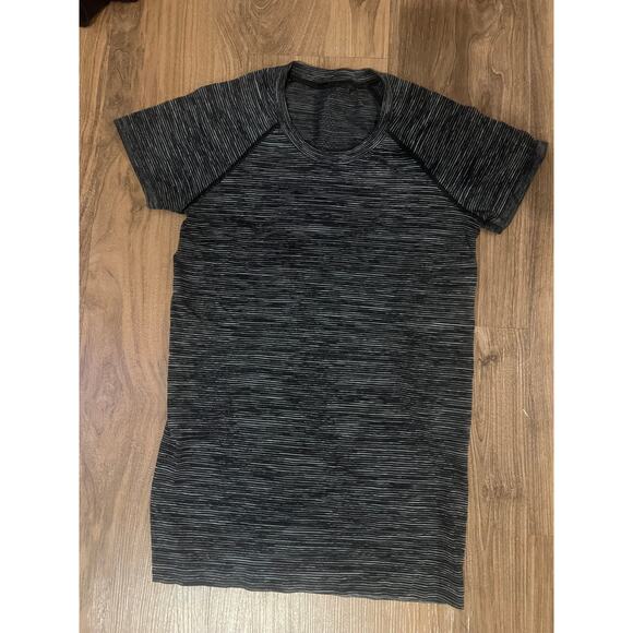 Lululemon Tops - Lululemon short sleeve top